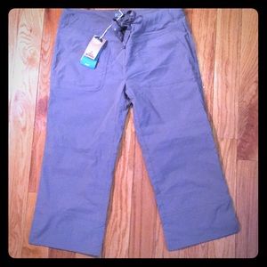 NWT women’s medium Prana Capri pants